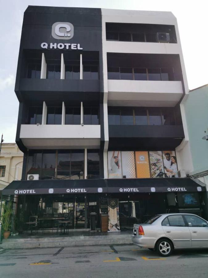 Q Capsule Hotel George Town Exterior foto