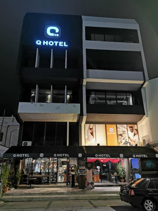 Q Capsule Hotel George Town Exterior foto